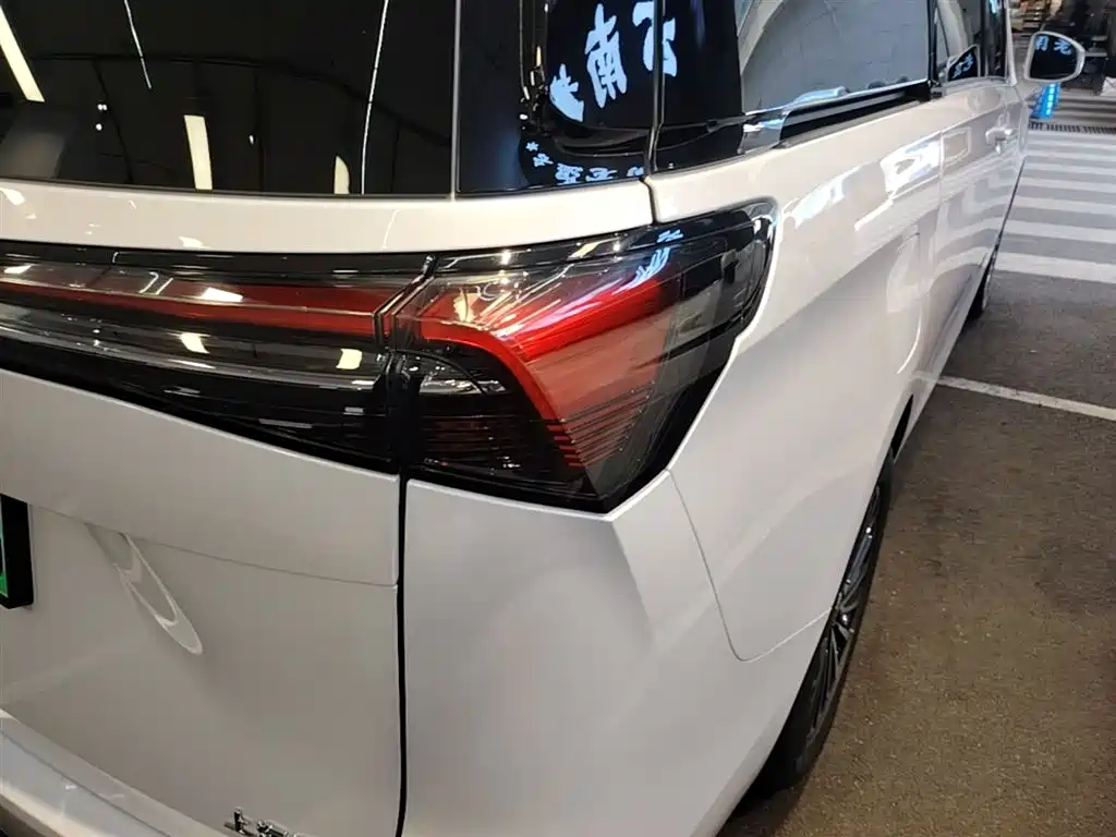 Buick GL8 New Energy 2025 Land Honor Premium Edition 7-Seater фото 8