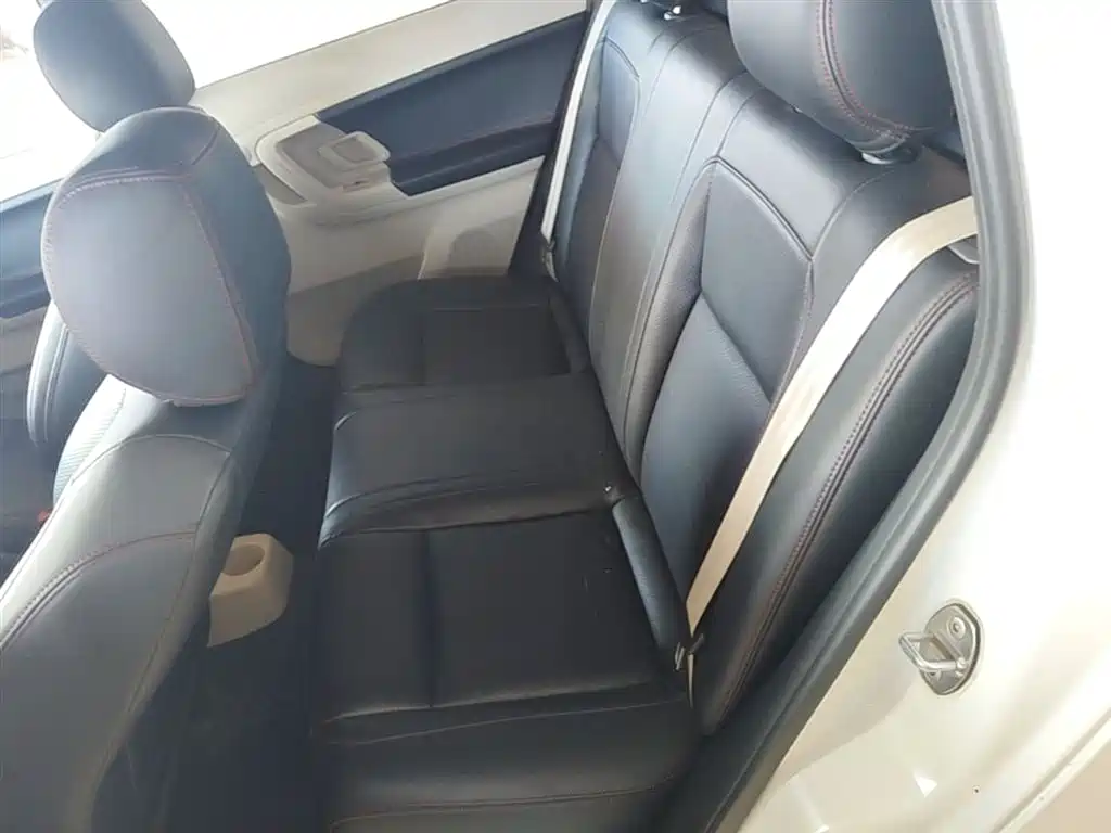 Škoda Fabia 2014 1.4L Automatic Crystal Edition фото 17