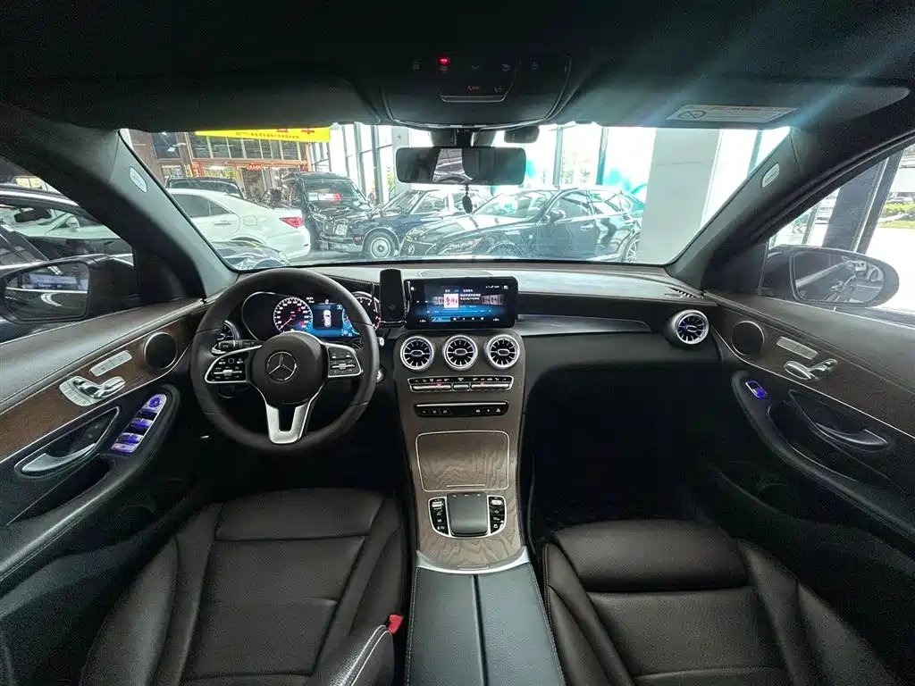 Mercedes-Benz GLC 2022 Facelift GLC 260 L 4MATIC Luxury Model фото 6