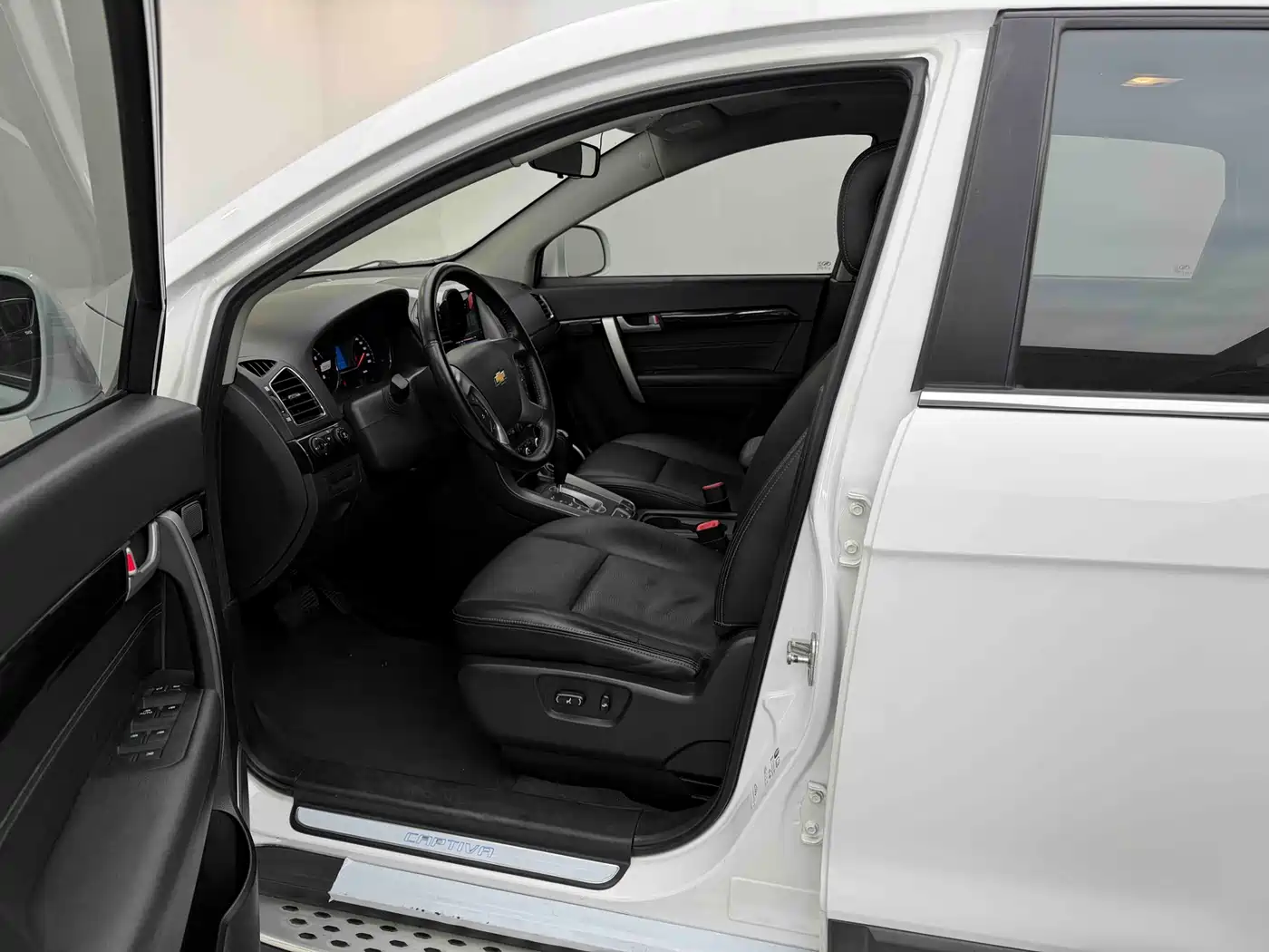 Chevrolet Captiva 2015 2.4L AWD Flagship 7-Seater фото 16