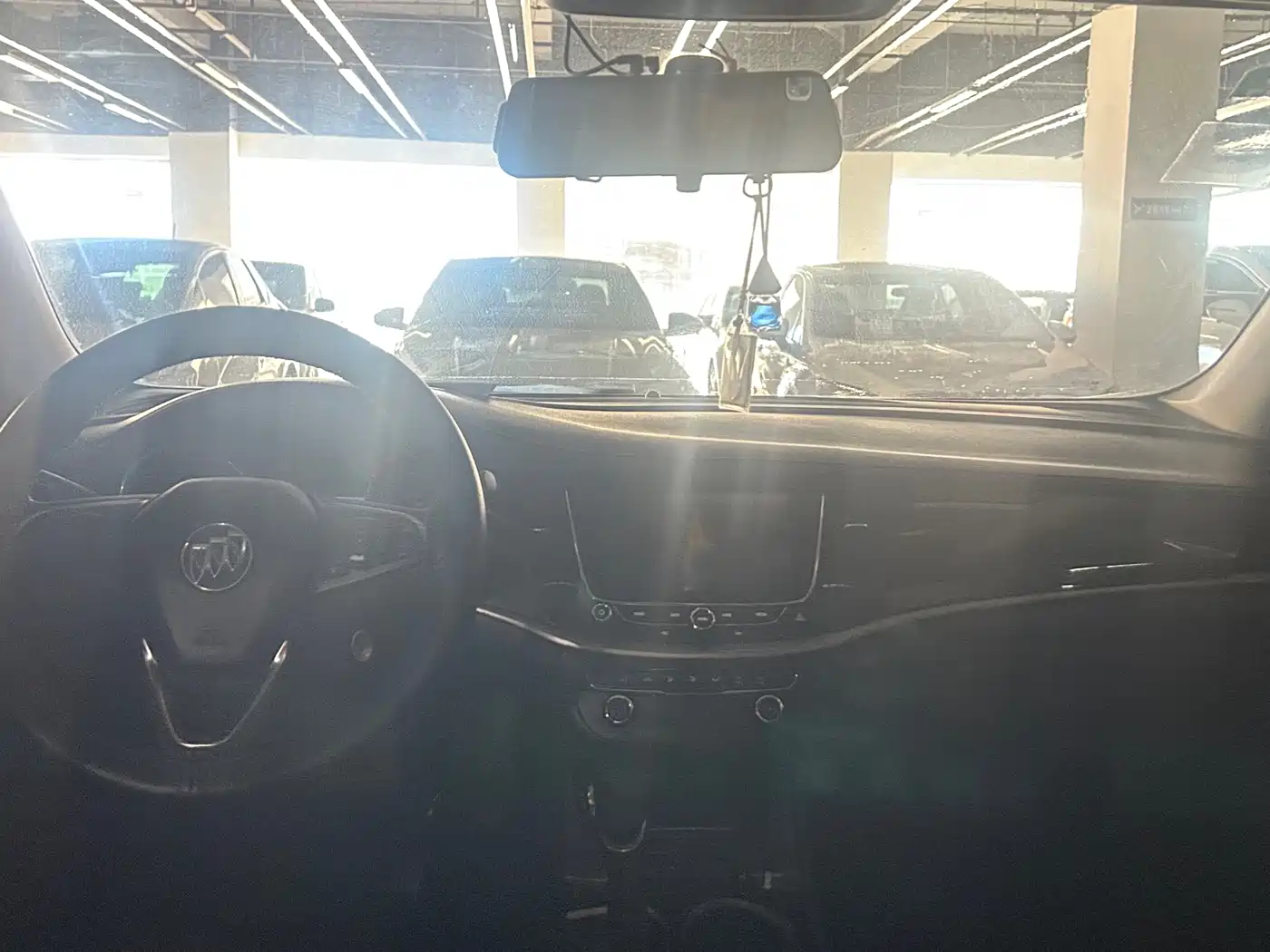 Buick Verano 2018 Sedan 20T Dual Clutch Leading фото 6