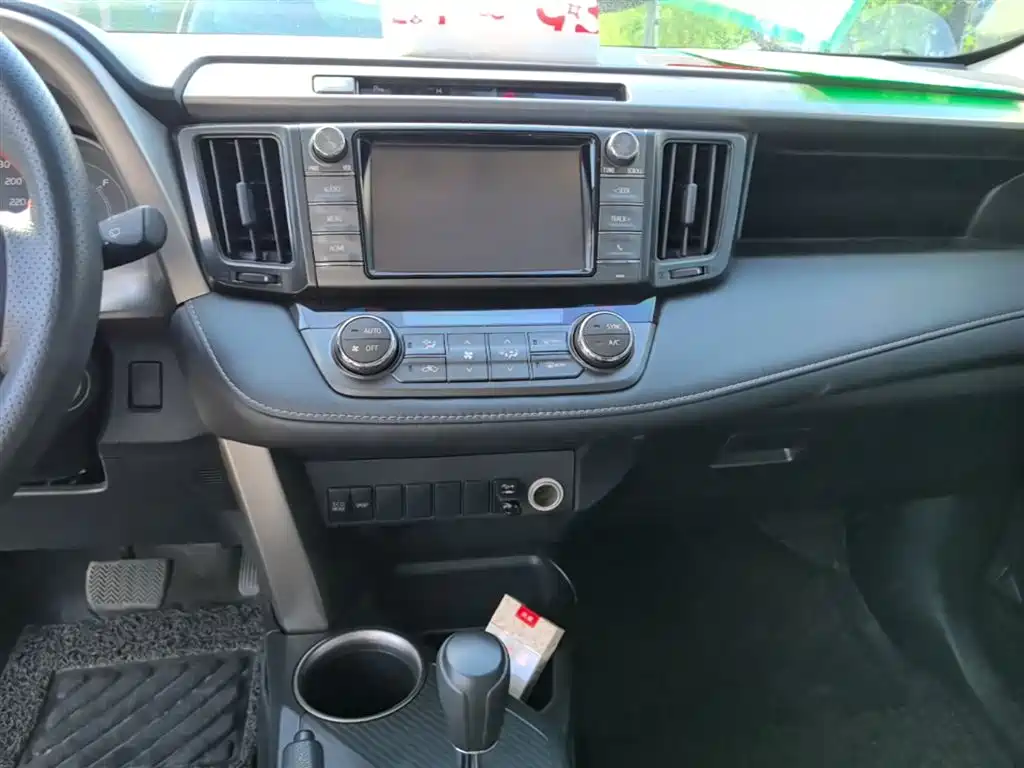 Toyota RAV4 Rongfang 2015 2.0L CVT 2WD Trend Edition фото 13
