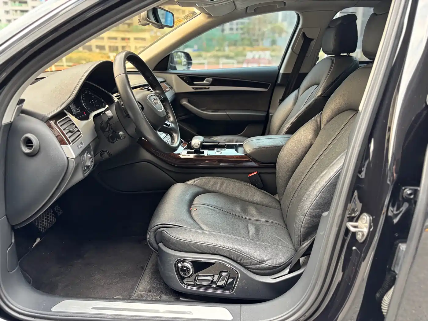 Audi A8 2013 A8L 45 TFSI quattro Comfort фото 9