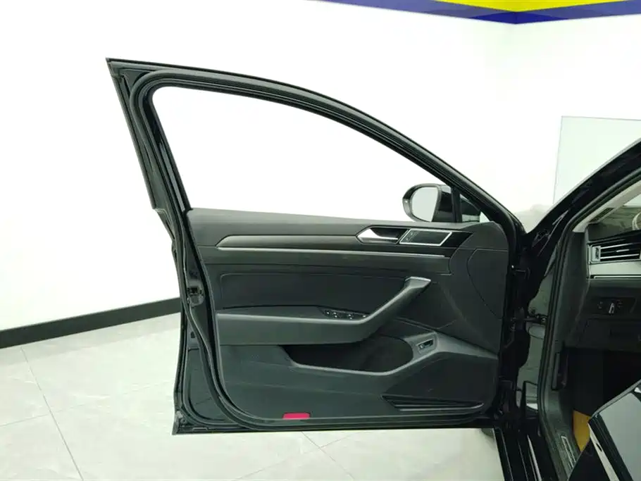 Volkswagen Magotan 2020 330TSI DSG Leading фото 7