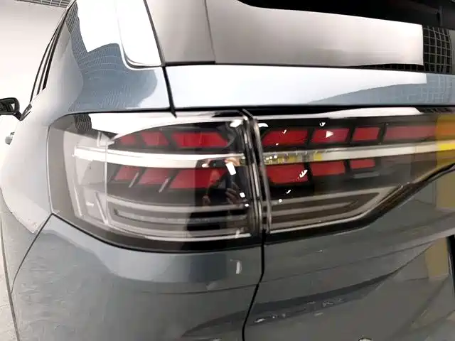 Volkswagen Talagon 2025 450TSI R-Line 6-Seater фото 15