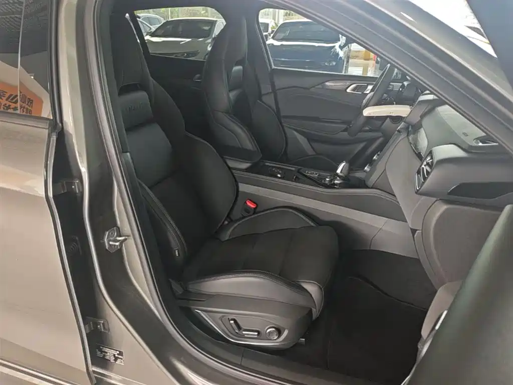 Lynk & Co 03 2022 1.5TD DCT Power Pro фото 25