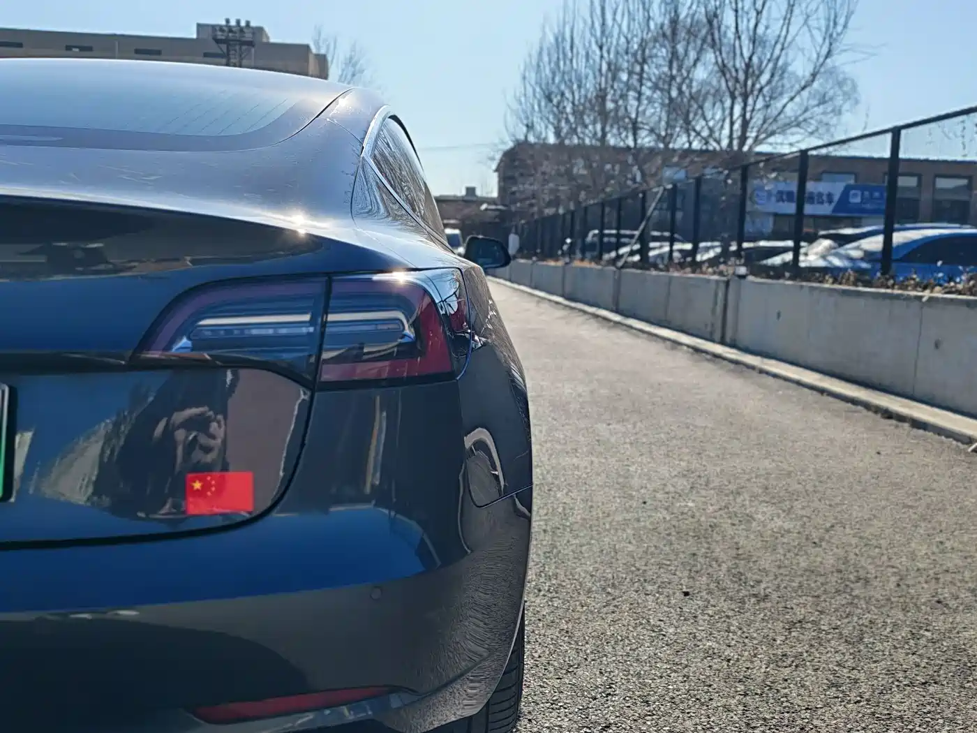 TESLA MODEL 3