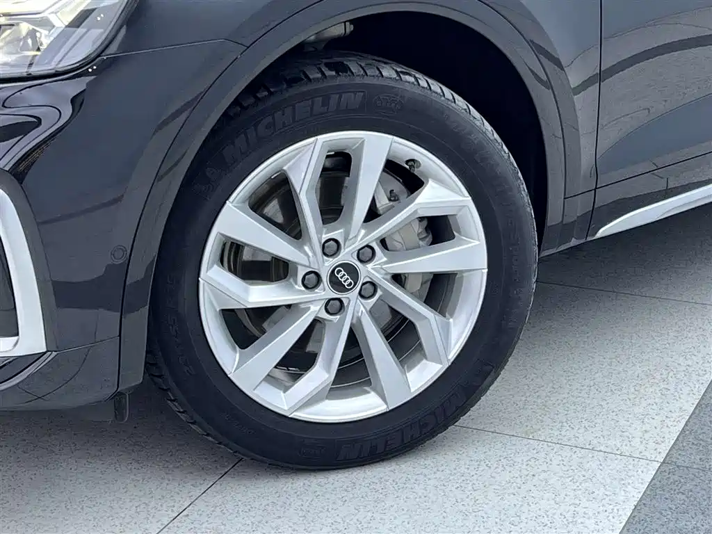 Audi Q5L 2025 40 TFSI Luxury Dynamic фото 5