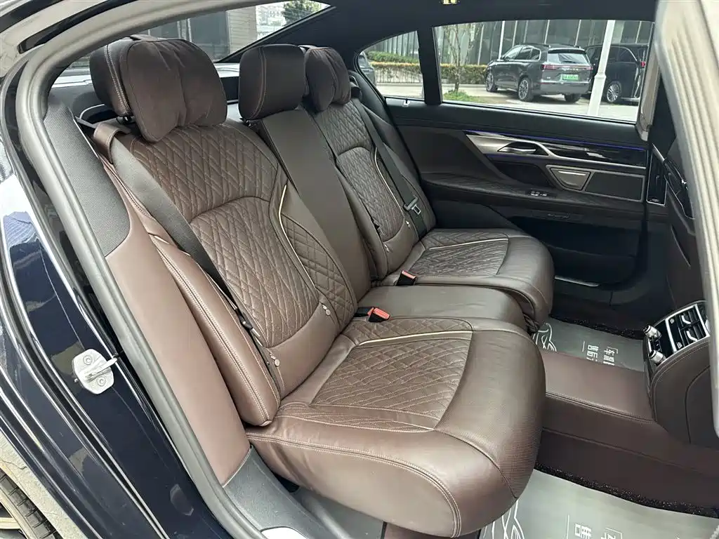 BMW 7 Series 2021 Model 730Li M Sport Package фото 15