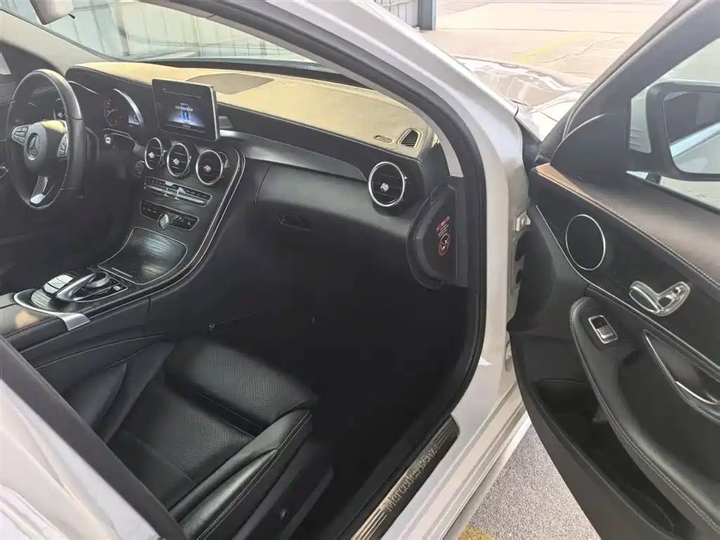 Mercedes-Benz C-Class 2018 C 180 L Fashion Sport Edition фото 4