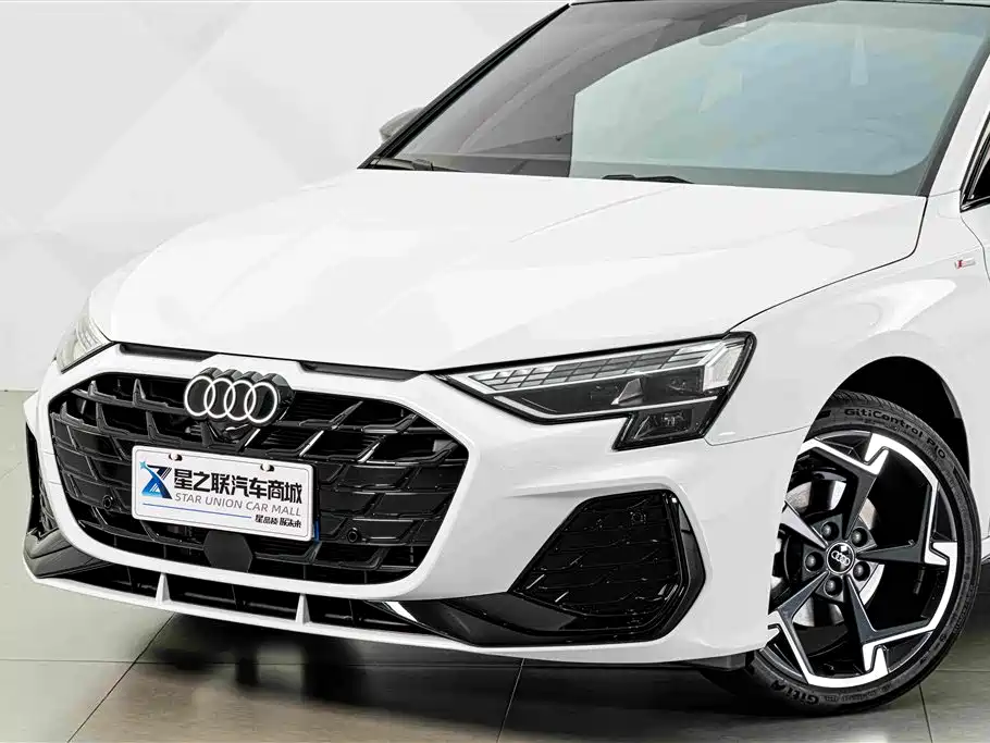 Audi A3 2026 2025 Facelift Sportback 35TFSI Flying Spur Premium