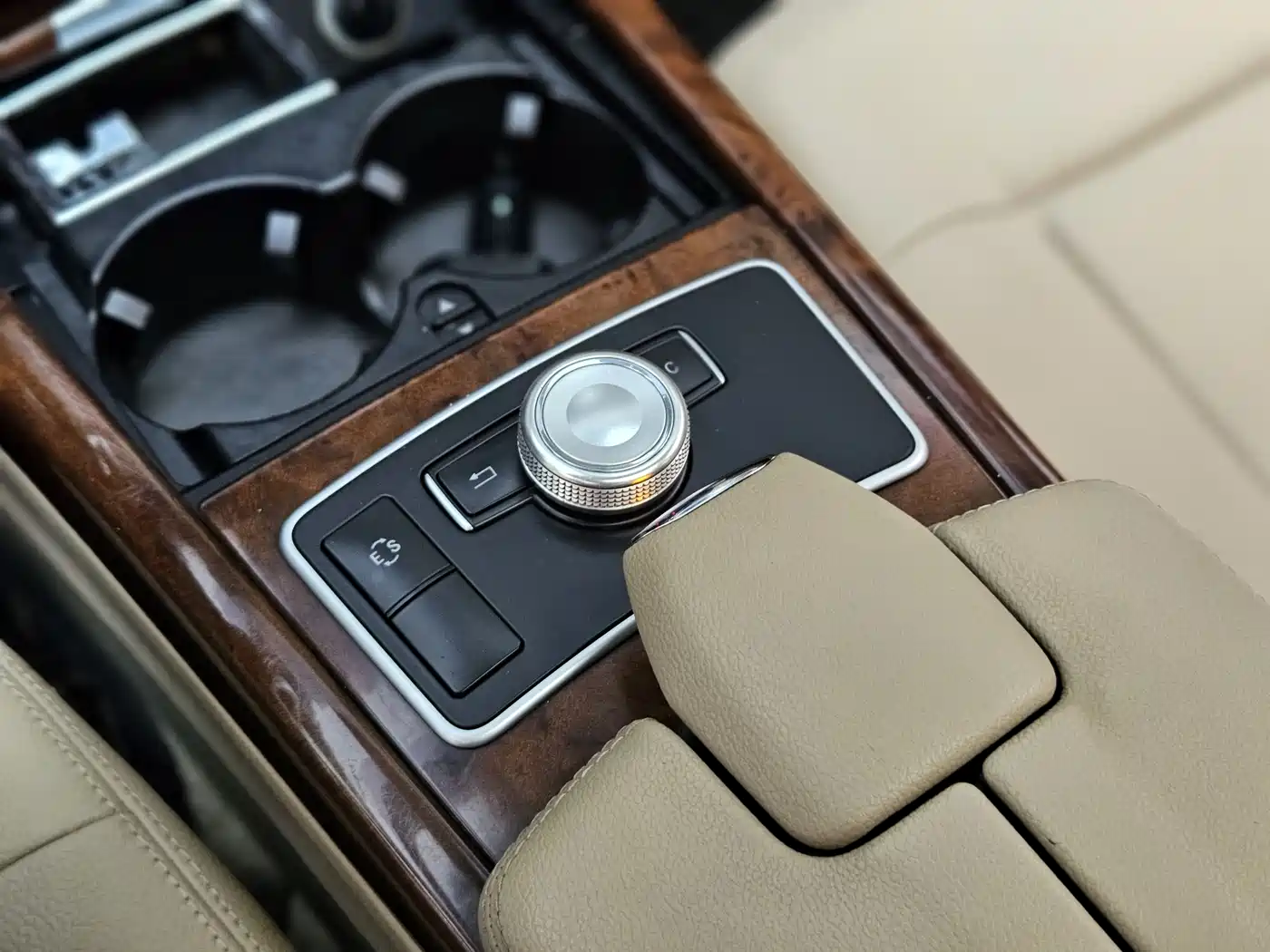 Mercedes-Benz E-Class 2012 E 200 L CGI Elegance фото 18