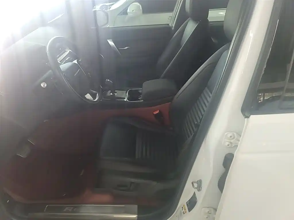 LAND ROVER DISCOVER SPORTS