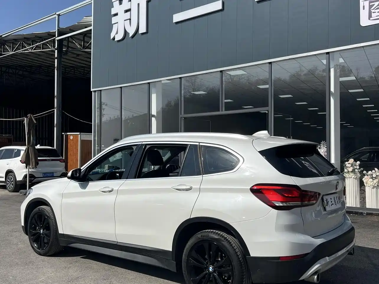 BMW X1 2021 Facelift sDrive20Li Fashion фото 24