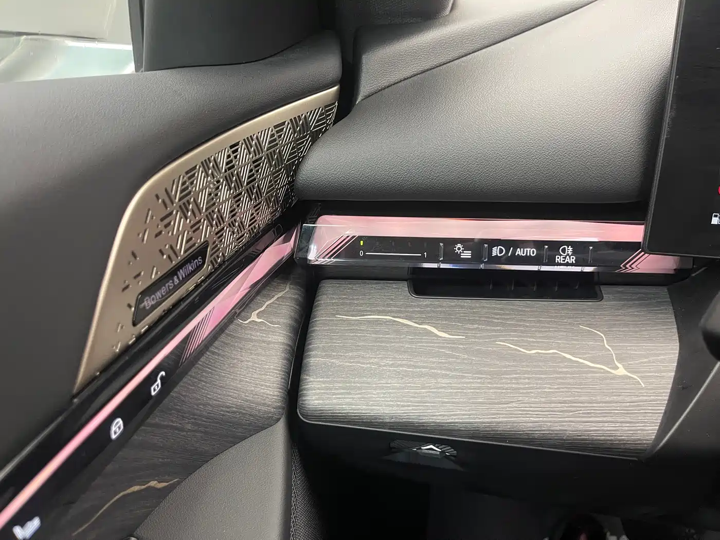 BMW 5 Series 2025 530Li Premium M Sport Package фото 22