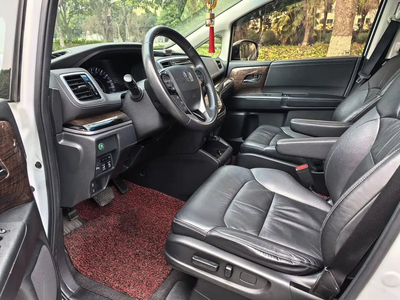 Honda Odyssey 2015 Facelift 2.4L Smart Enjoyment Edition фото 12