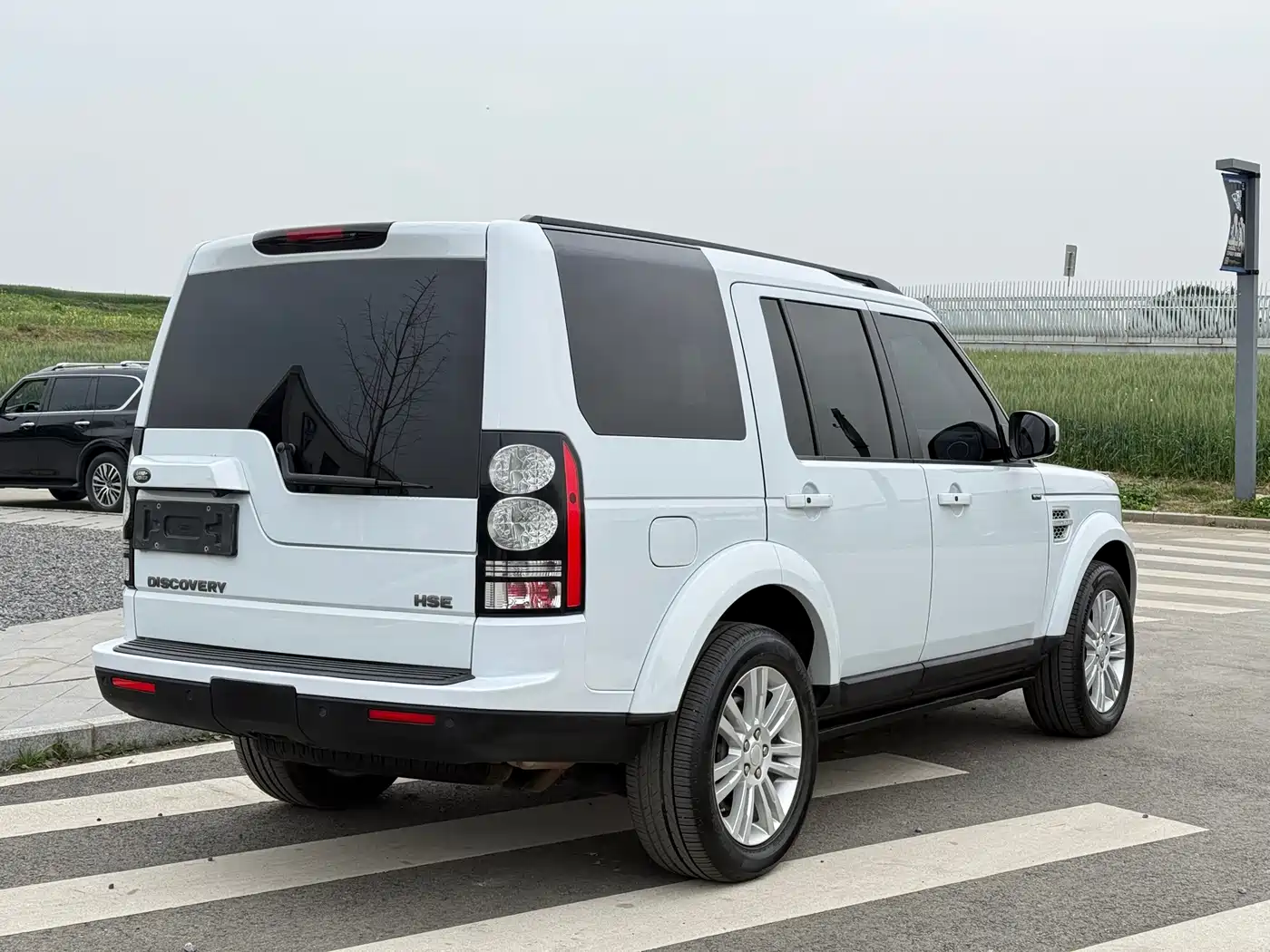 Land Rover Discovery 2016 3.0 SC V6 HSE фото 5