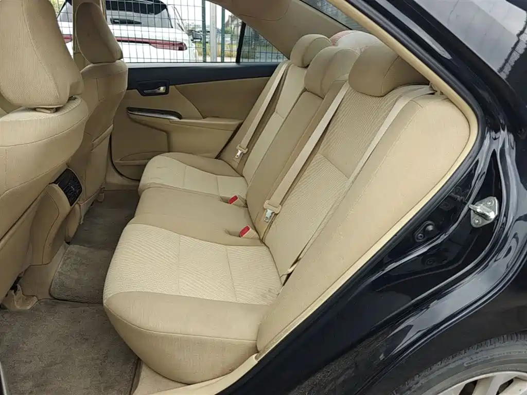 Toyota Camry 2015 2.0E Elite Edition фото 24