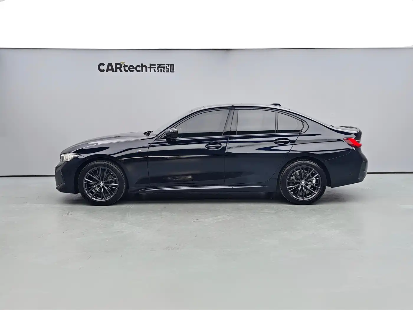 BMW 3 Series 2023 325i M Sport Black Night Package фото 3