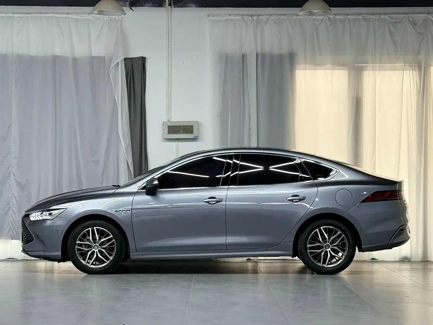 BYD Qin PLUS 2021 DM-i 55KM Flagship фото 4