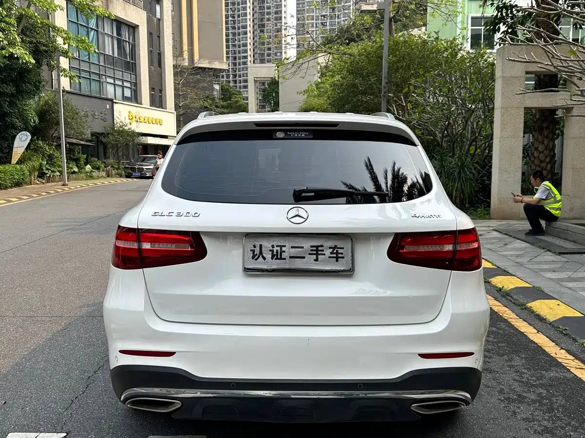 Mercedes-Benz GLC 2017 GLC 260 4MATIC Luxury фото 4