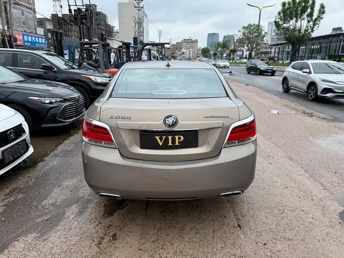 Фото 18 - Buick LaCrosse
