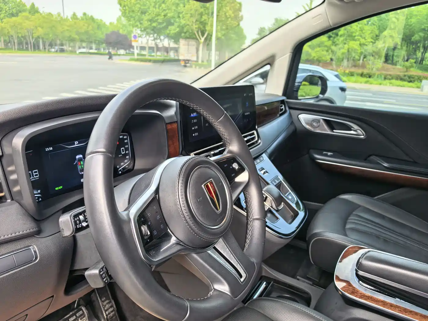 Hongqi HQ9 2023 2.0T Smart Connect Flag Enjoy Edition фото 9