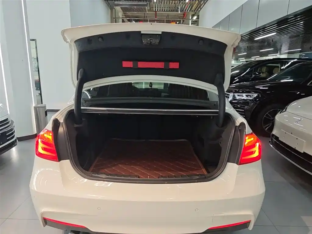 BMW 3 Series 2015 328i M Sport фото 19