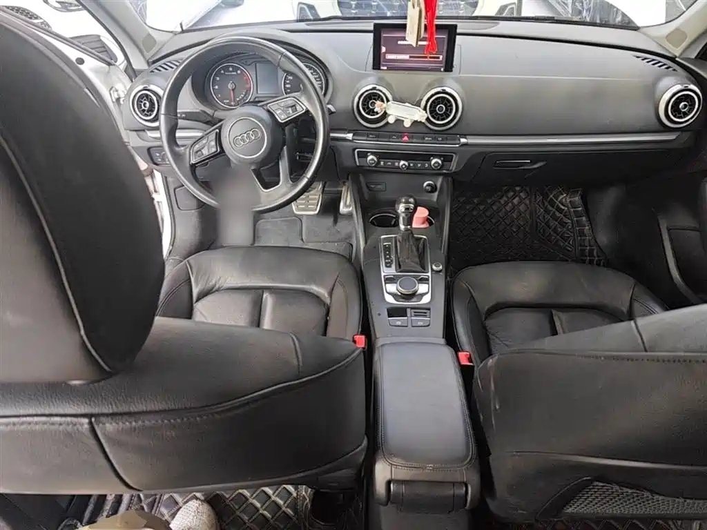 Audi A3 2018 30th Anniversary Limousine 35 TFSI Style фото 10
