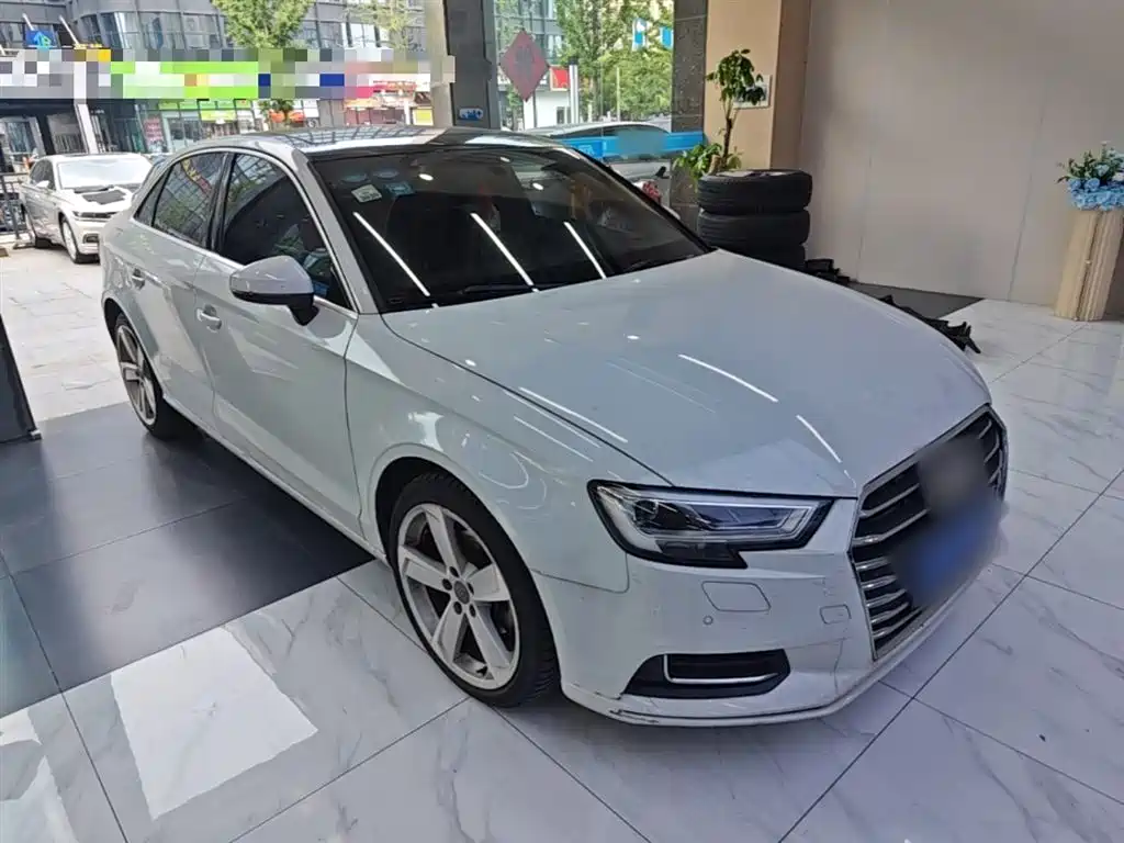 Audi A3 2018 30th Anniversary Limousine 35 TFSI Style фото 4