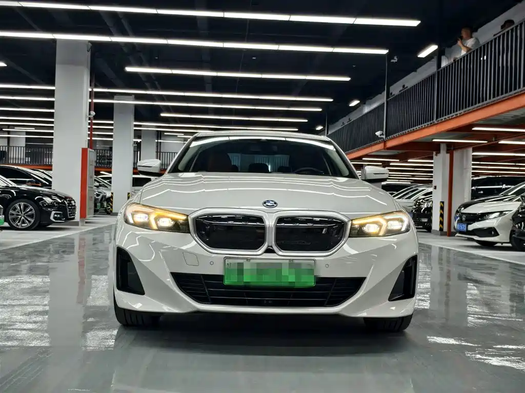 BMW i3 2022 eDrive 35 L фото 2