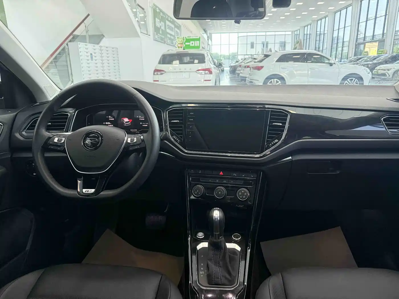 Volkswagen T-ROC 2021 Facelift 280TSI DSG 2WD Comfort Smart Connect Edition фото 21