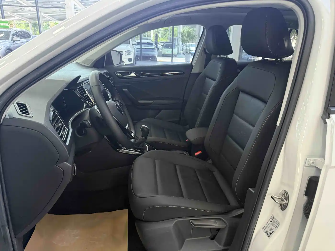 Volkswagen T-ROC 2021 Facelift 280TSI DSG 2WD Comfort Smart Connect Edition фото 9