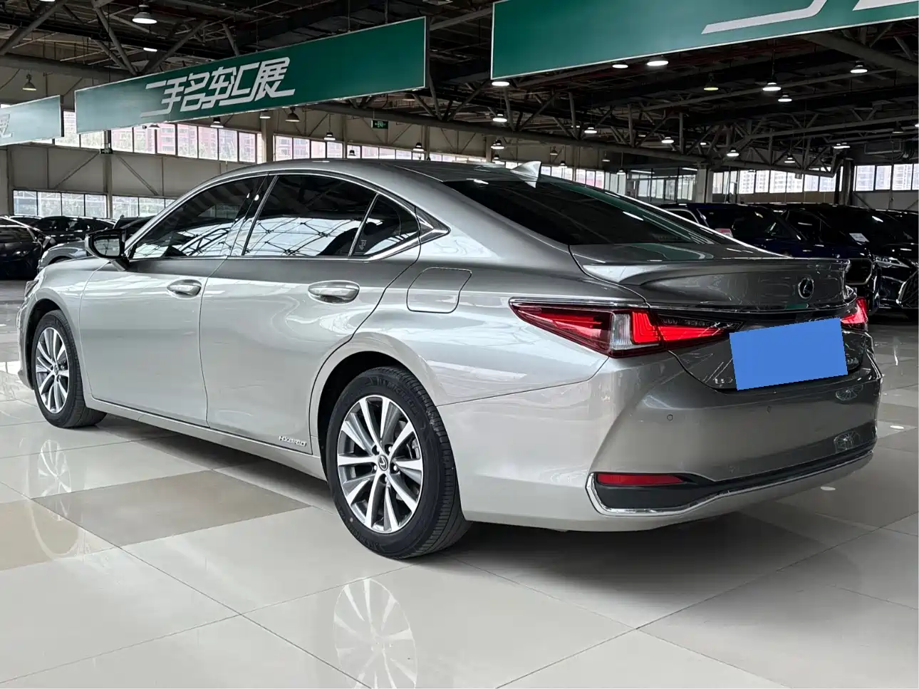 Lexus ES 2020 Model 300h Excellence Edition China V фото 6