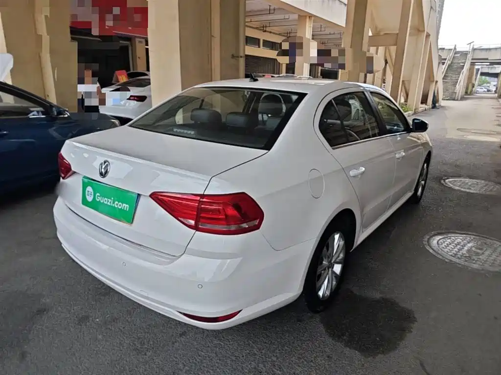 Volkswagen Lavida 2017 1.6L Automatic Comfort Edition фото 7