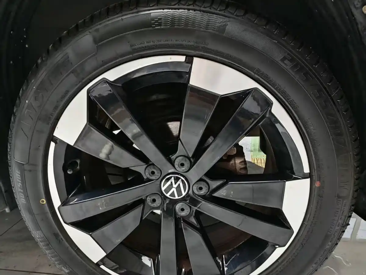 VOLKSWAGEN EXPLORING THE SHADOW