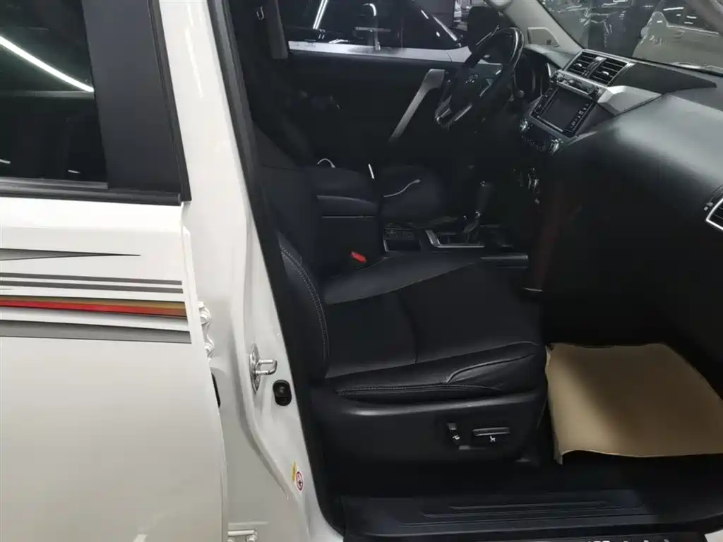 Toyota Prado 2016 3.5L Auto VX NAVI фото 25