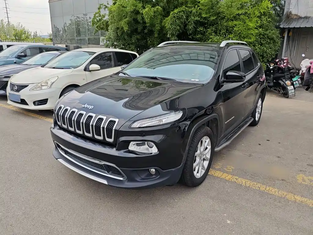 Jeep Cherokee 2018 2017 2.4L Leading Smart Edition