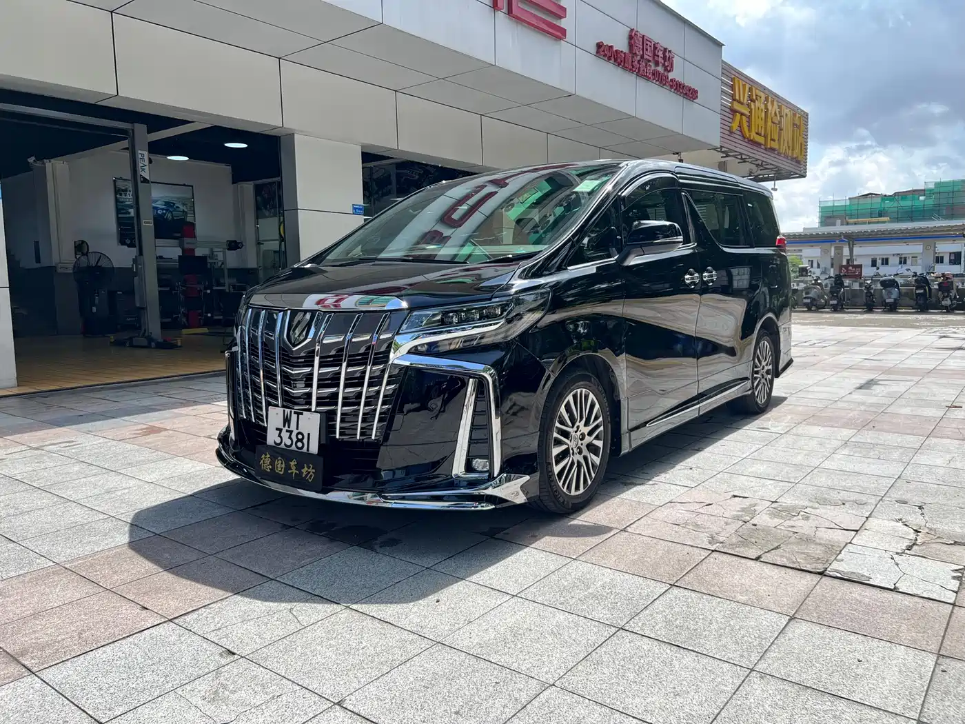 Toyota Alphard 2015 3.5L Premium Edition
