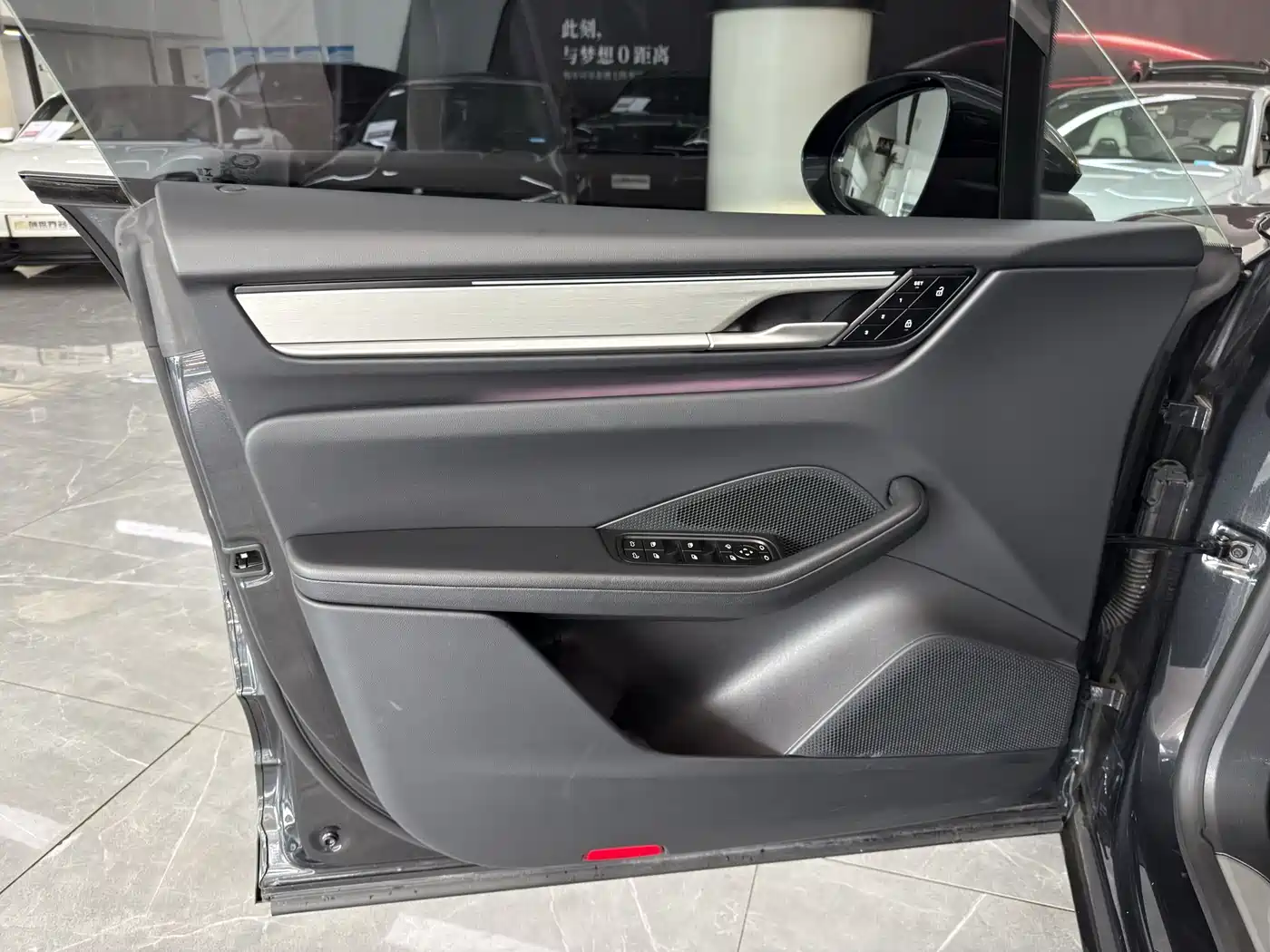 Porsche Macan EV 2024 Macan 4 фото 11