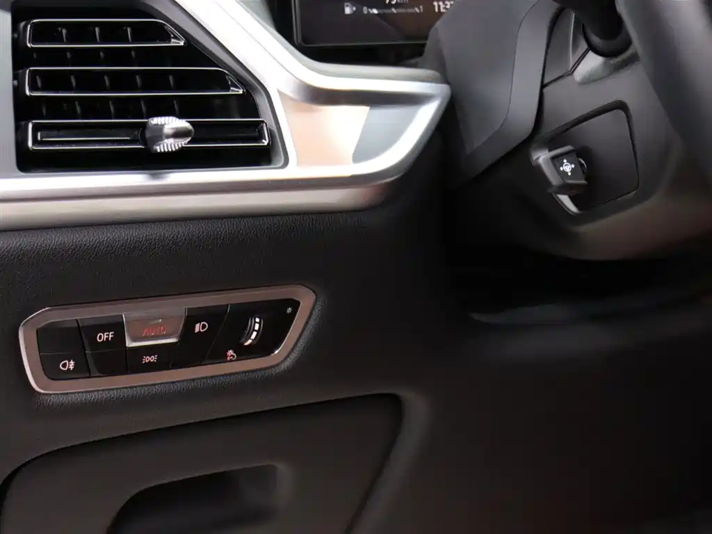 BMW X7 2023 xDrive40i Leading Luxury Package фото 26