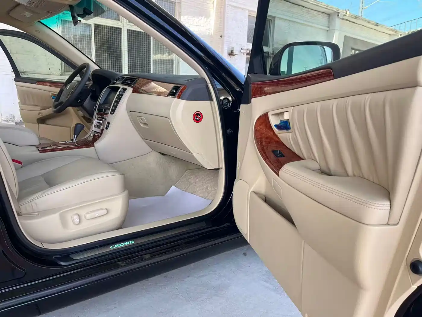 Toyota Crown 2009 2.5L Royal Special Navigation Edition фото 12