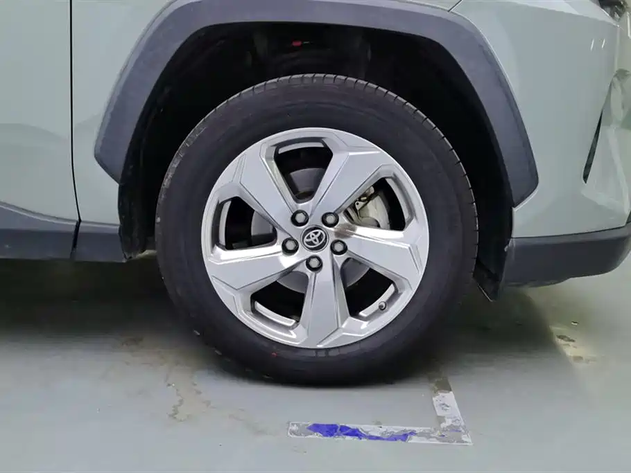 Toyota RAV4 Rongfang 2020 2.0L CVT 2WD Trend Edition фото 6