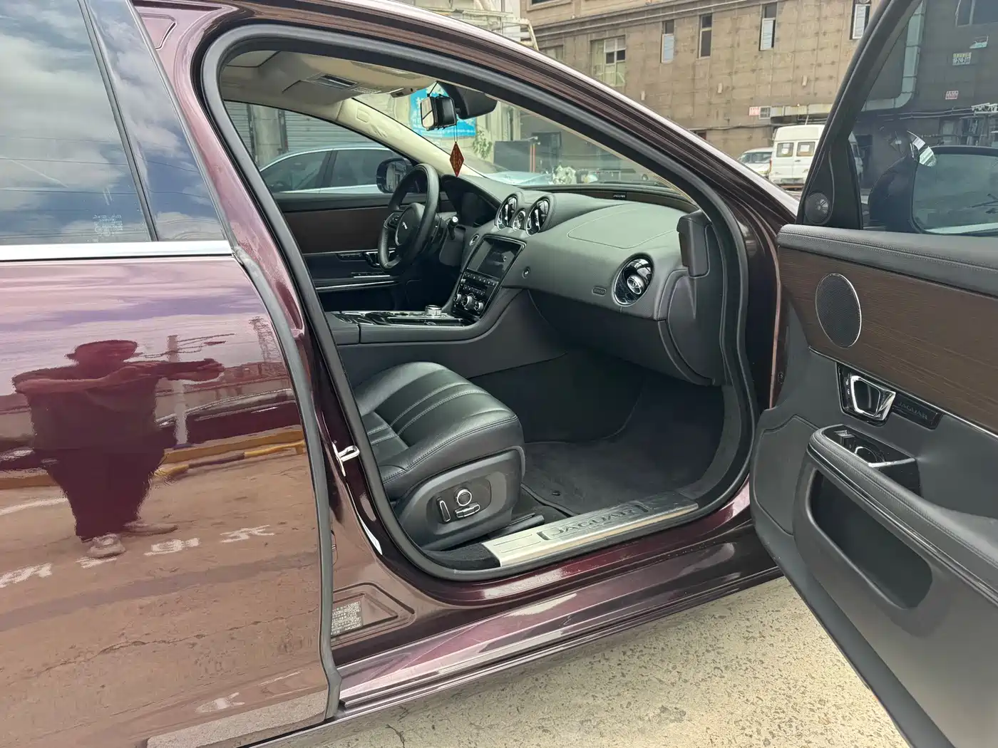 Jaguar XJ 2017 2016 XJL 3.0 SC 2WD Elegance Business Edition