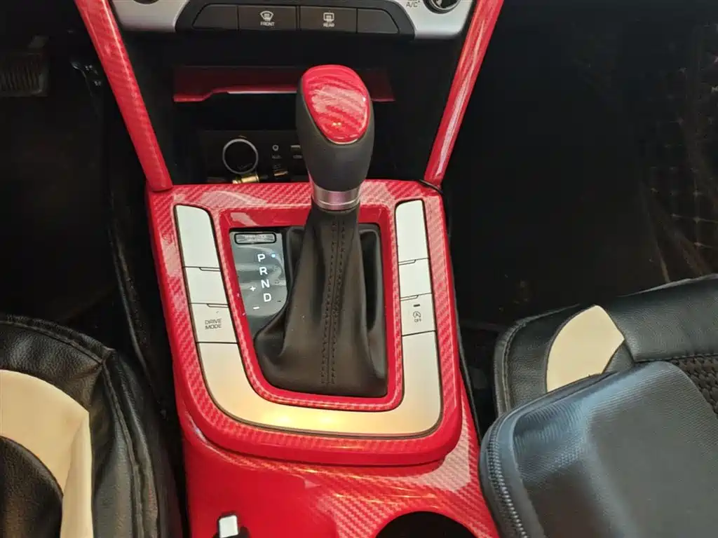 Hyundai Elantra 2016 Model 1.6L Automatic Smart Elite фото 21