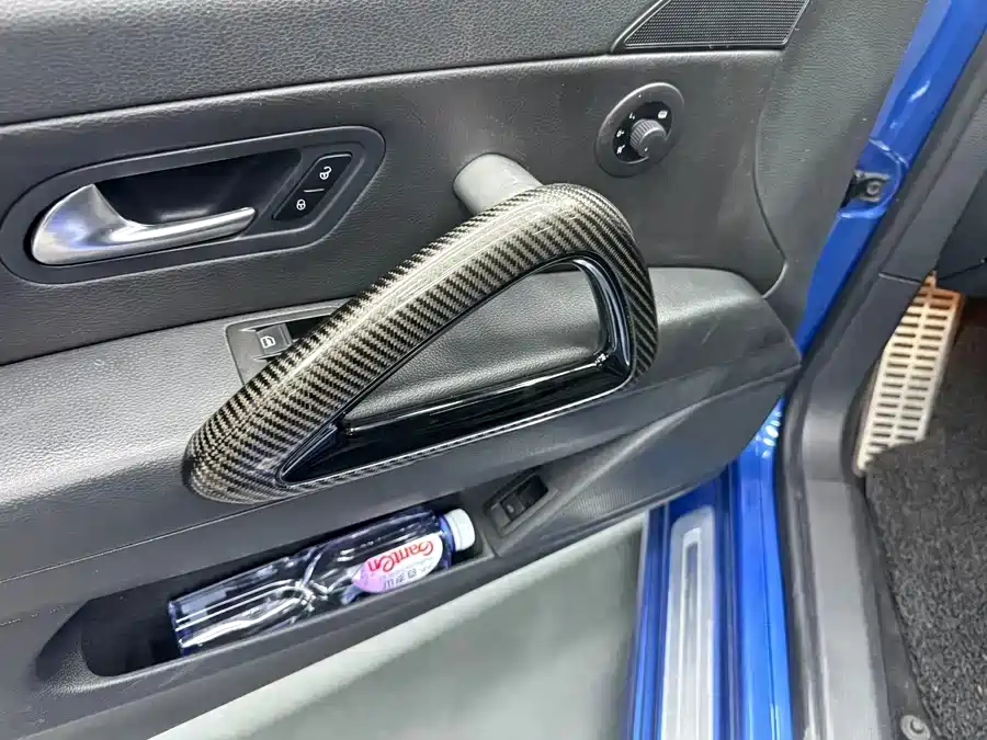 Volkswagen Scirocco 2011 2.0TSI R-Line фото 16
