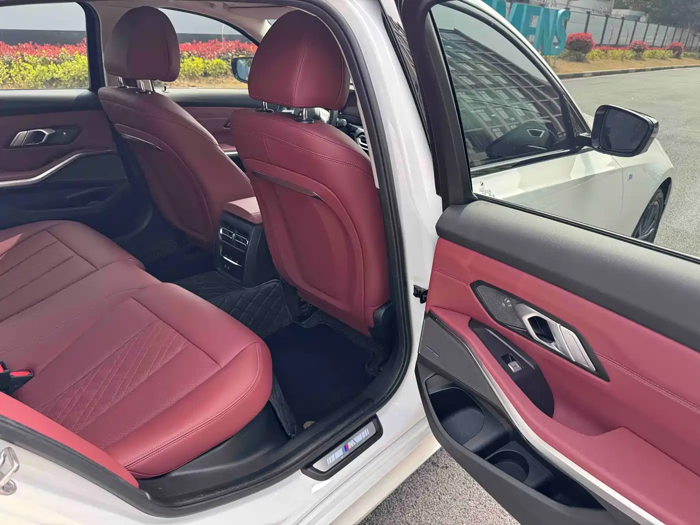 BMW 3 Series 2023 325Li M Sport Black Night Package фото 11