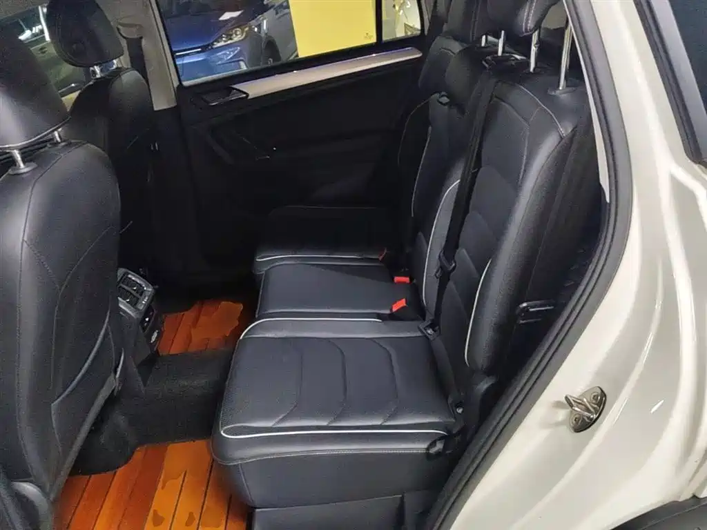 Volkswagen Tiguan L PHEV 2021 430PHEV Plug-in Hybrid Premium фото 17