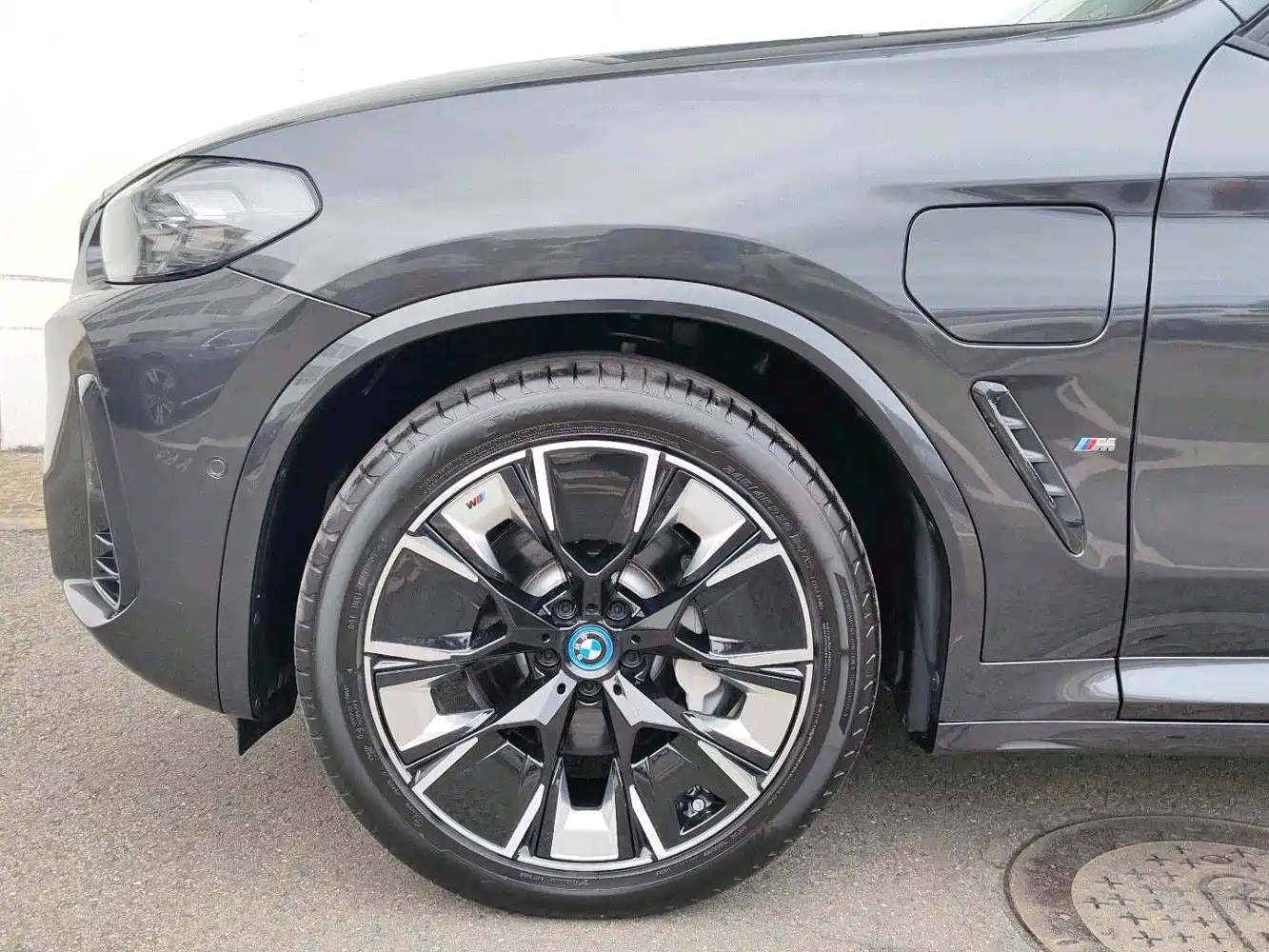 BMW iX3 2024 Innovation Leader фото 6