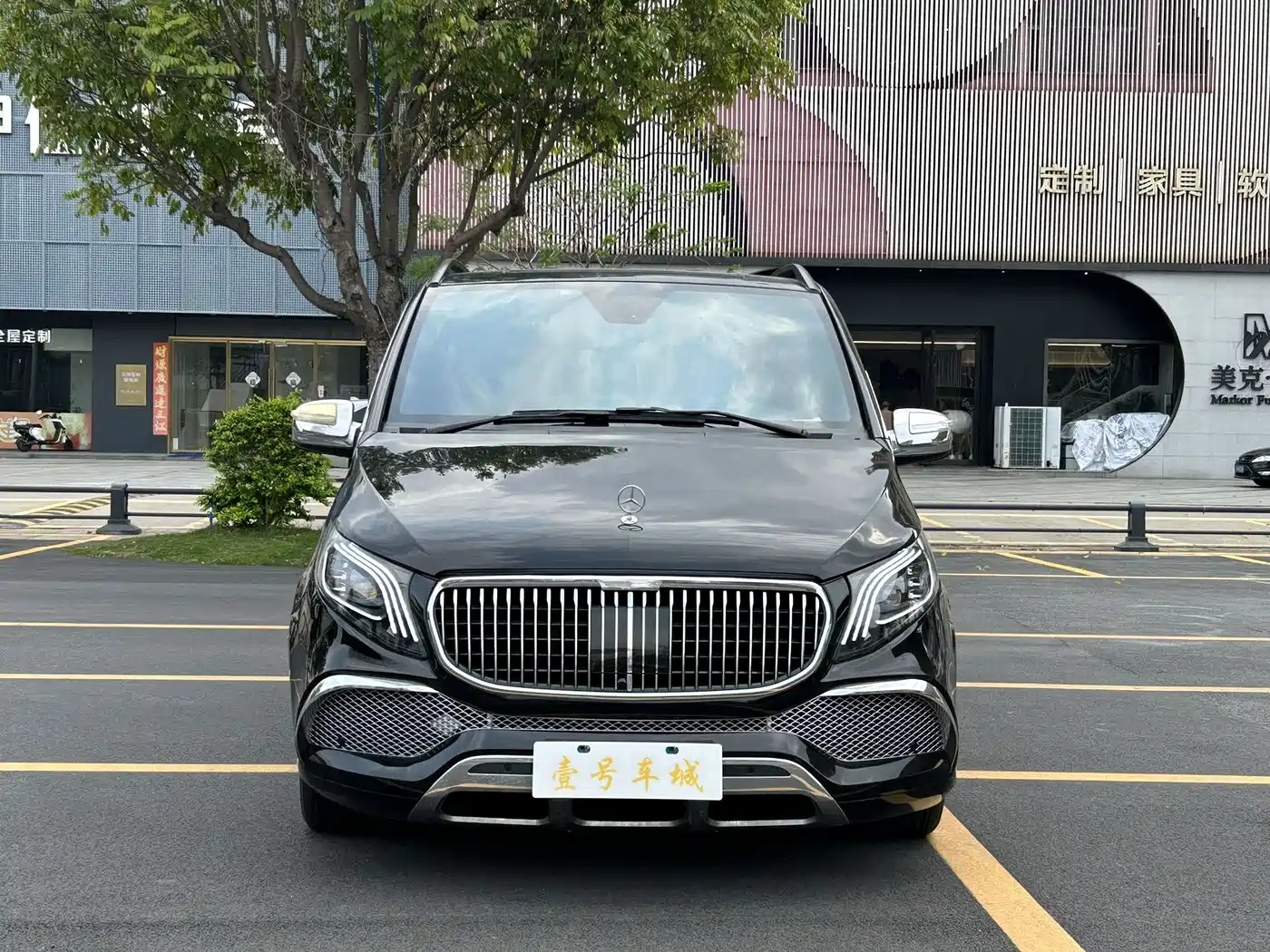 Mercedes-Benz Viano 2013 Model 3.0L Navigation Edition фото 2